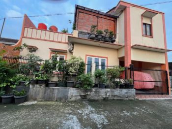 rumah dalam komplek di Kelapa Dua, dekat ke kampus UI