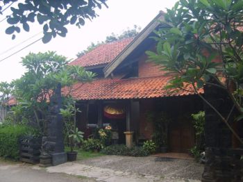 rumah asri di Ciputat Timur